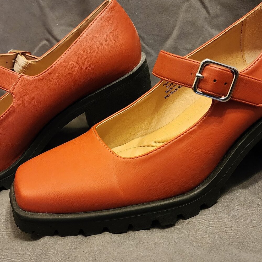 Journee size 10 women's Mary Jane shoes